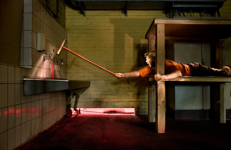 bloody water man with sink blutiges wasser